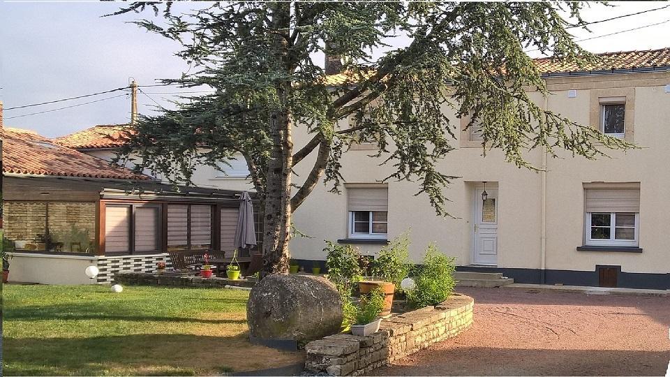 Saint-Pompain Entre Marais Et Gatine B&B 외부 사진