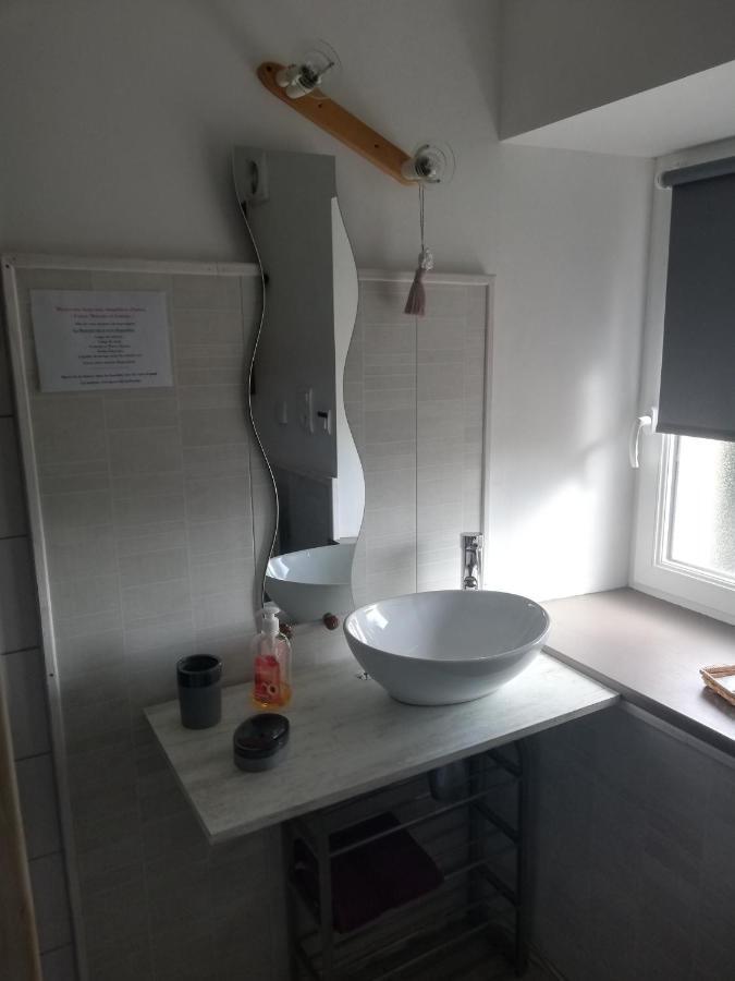 Saint-Pompain Entre Marais Et Gatine B&B 외부 사진